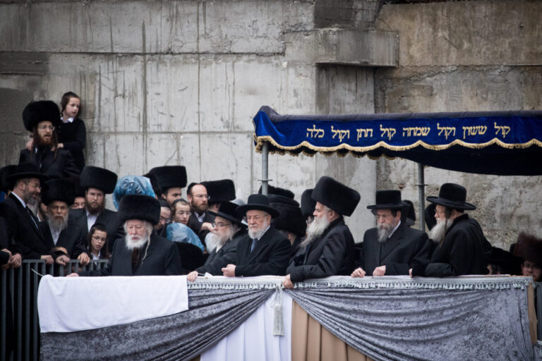 האדמור מגור והאדמור מבעלזא בעלזא גור