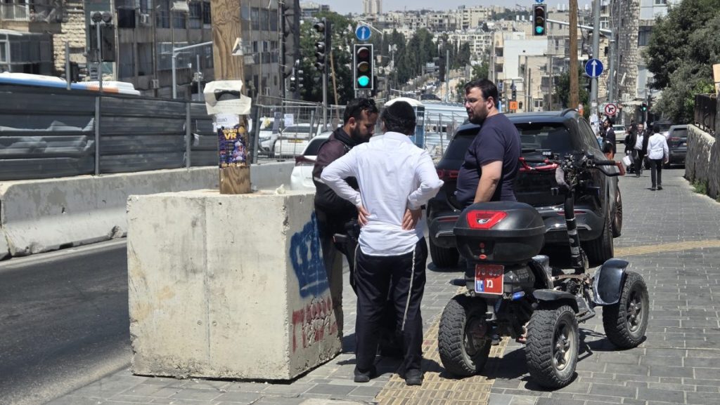 שוטר מוצב במקום