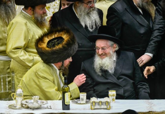 הרבי מקרלין סטולין בשמחה | צילום: שוקי לרר