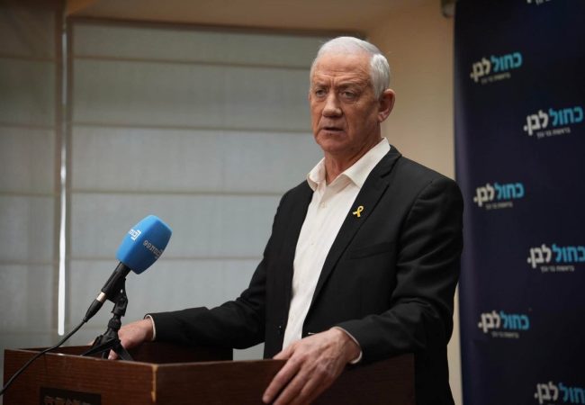 בני גנץ | צילום: כחול לבן