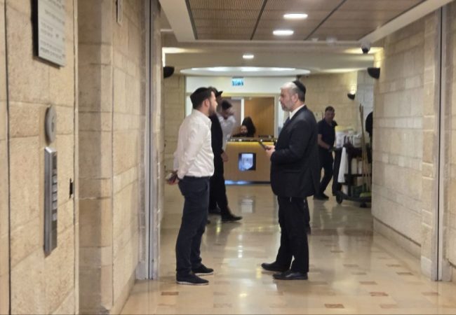 קלרמן סמוך ללשכת רה"ע