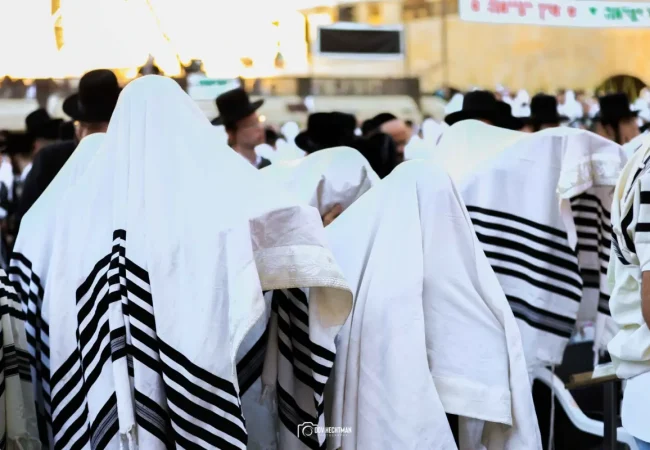 ברכת-כהנים-בכותל-המערבי-סוכות-תשפה.-צילום-דב-בער-הכטמן-5-scaled.jpg