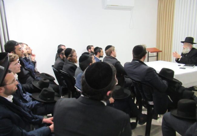 הוועד החודשי בבית שמש